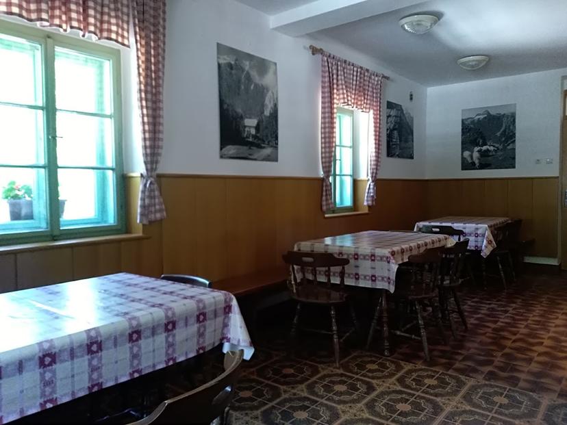 Aljažev Dom in den Vratih image 2