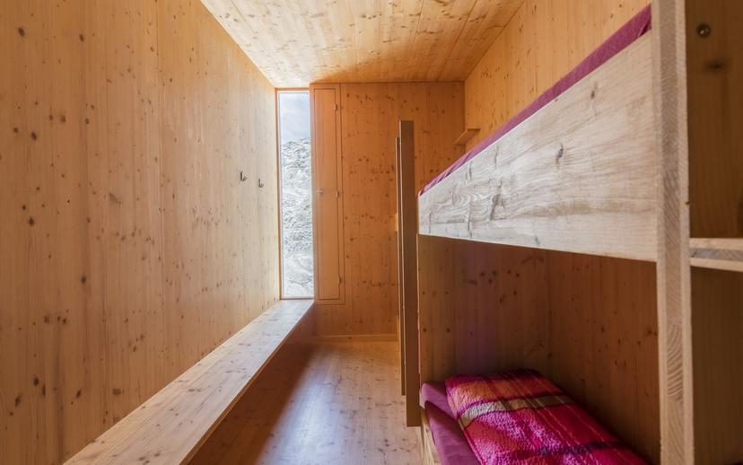 Cabane de Moiry CAS image 3