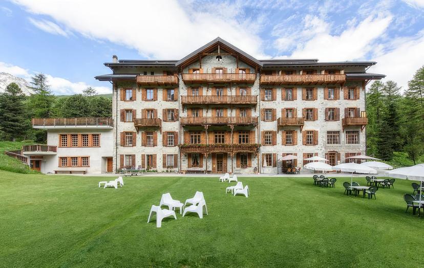 Grand Hotel & Kurhaus image 1